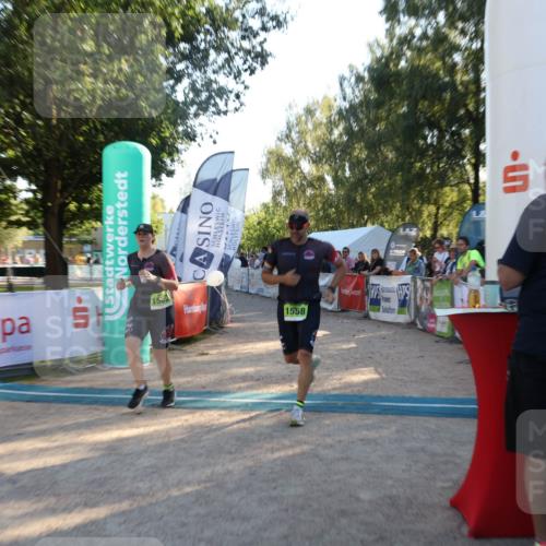 07.09.2025 - 19. Norderstedt Triathlon Luisa Fischer http://msf.ph/oto/8741974 07.09.2025 16:59:04 Ziel 1558, 1560 meine-sportfotos.de