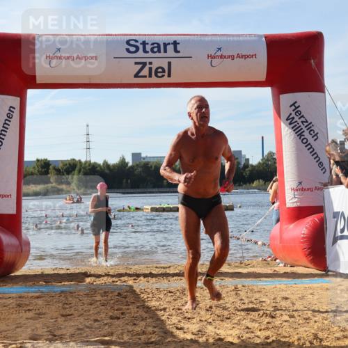 07.09.2025 - 19. Norderstedt Triathlon Luisa Fischer http://msf.ph/oto/8742005 07.09.2025 10:05:21 Schwimmen 1110, 1141, 1151 meine-sportfotos.de