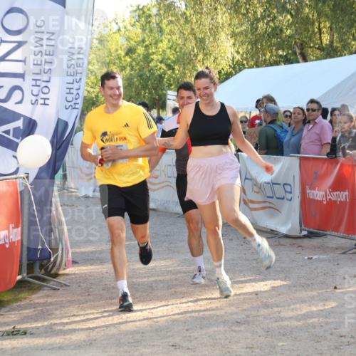 07.09.2025 - 19. Norderstedt Triathlon Luisa Fischer http://msf.ph/oto/8742021 07.09.2025 16:59:11 Ziel 949, 1558, 1560 meine-sportfotos.de