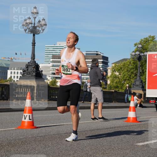 07.09.2025 - BARMER Alsterlauf Yannick Fuchs http://msf.ph/oto/8742039 07.09.2025 09:28:19 Laufen 40, 5892 meine-sportfotos.de