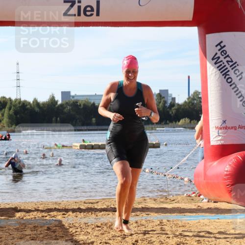 07.09.2025 - 19. Norderstedt Triathlon Luisa Fischer http://msf.ph/oto/8742054 07.09.2025 10:05:26 Schwimmen 1110, 1141, 1151 meine-sportfotos.de