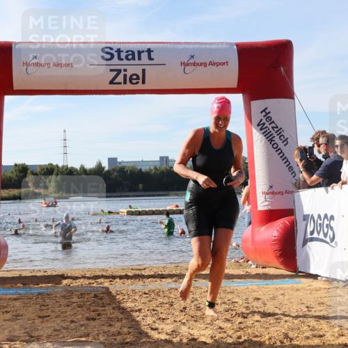 07.09.2025 - 19. Norderstedt Triathlon Luisa Fischer http://msf.ph/oto/8742065 07.09.2025 10:05:27 Schwimmen 1110, 1141, 1151 meine-sportfotos.de