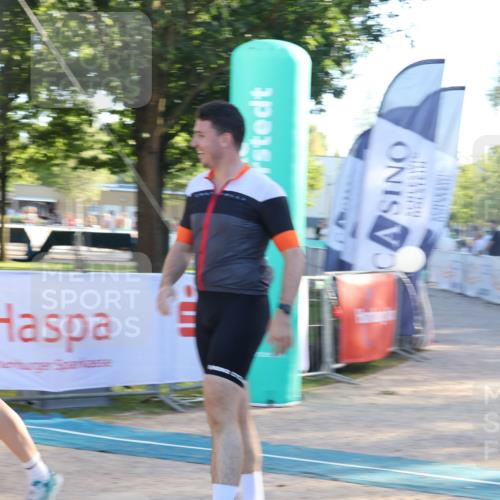 07.09.2025 - 19. Norderstedt Triathlon Luisa Fischer http://msf.ph/oto/8742070 07.09.2025 16:59:14 Ziel 949 meine-sportfotos.de