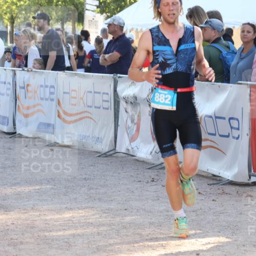 07.09.2025 - 19. Norderstedt Triathlon Luisa Fischer http://msf.ph/oto/8742102 07.09.2025 16:59:25 Ziel 882 meine-sportfotos.de