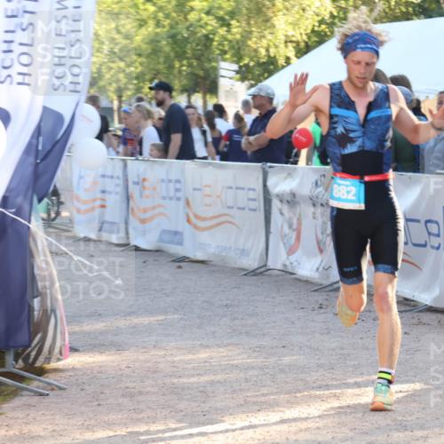 07.09.2025 - 19. Norderstedt Triathlon Luisa Fischer http://msf.ph/oto/8742106 07.09.2025 16:59:25 Ziel 882 meine-sportfotos.de
