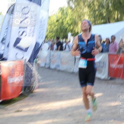 07.09.2025 - 19. Norderstedt Triathlon Luisa Fischer http://msf.ph/oto/8742122 07.09.2025 16:59:26 Ziel 882 meine-sportfotos.de