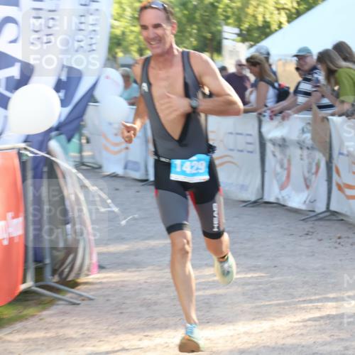 07.09.2025 - 19. Norderstedt Triathlon Luisa Fischer http://msf.ph/oto/8742130 07.09.2025 16:59:42 Ziel 1429 meine-sportfotos.de