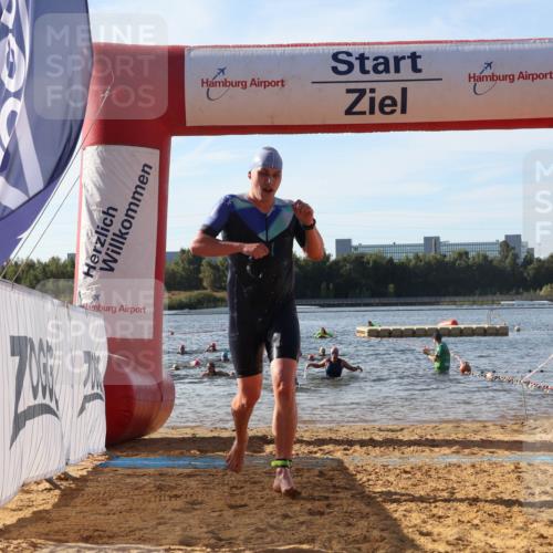 07.09.2025 - 19. Norderstedt Triathlon Luisa Fischer http://msf.ph/oto/8742140 07.09.2025 10:05:36 Schwimmen 1127, 1141 meine-sportfotos.de