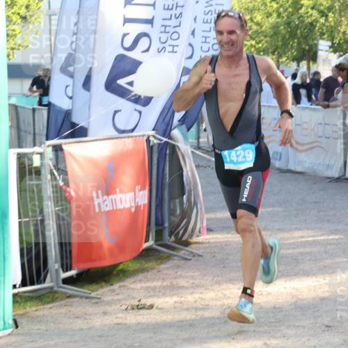 07.09.2025 - 19. Norderstedt Triathlon Luisa Fischer http://msf.ph/oto/8742144 07.09.2025 16:59:42 Ziel 1429 meine-sportfotos.de