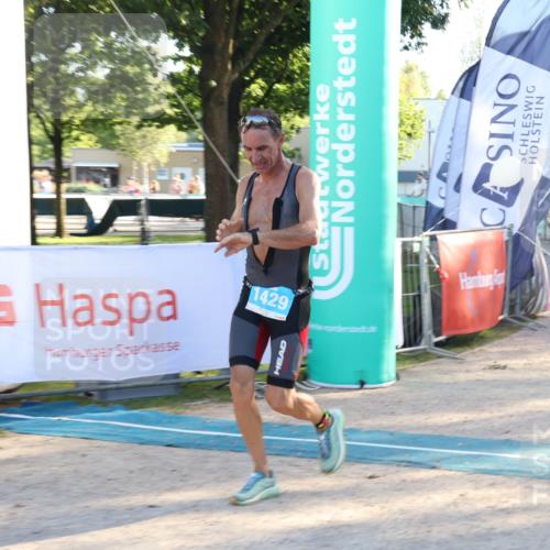 07.09.2025 - 19. Norderstedt Triathlon Luisa Fischer http://msf.ph/oto/8742162 07.09.2025 16:59:43 Ziel 1429 meine-sportfotos.de
