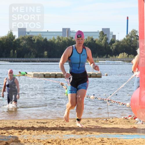 07.09.2025 - 19. Norderstedt Triathlon Luisa Fischer http://msf.ph/oto/8742201 07.09.2025 10:05:42 Schwimmen 1119, 1127 meine-sportfotos.de