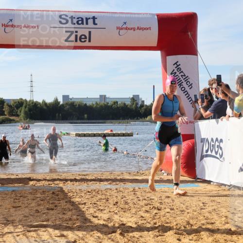 07.09.2025 - 19. Norderstedt Triathlon Luisa Fischer http://msf.ph/oto/8742224 07.09.2025 10:05:44 Schwimmen 1111, 1119, 1127 meine-sportfotos.de