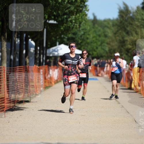 07.09.2025 - 19. Norderstedt Triathlon Michael Strokosch http://msf.ph/oto/8742226 07.09.2025 12:32:29 Laufen 1370, 1386 meine-sportfotos.de