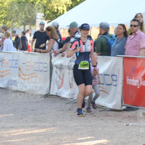 07.09.2025 - 19. Norderstedt Triathlon Luisa Fischer http://msf.ph/oto/8742246 07.09.2025 16:59:53 Ziel 414, 1045 meine-sportfotos.de
