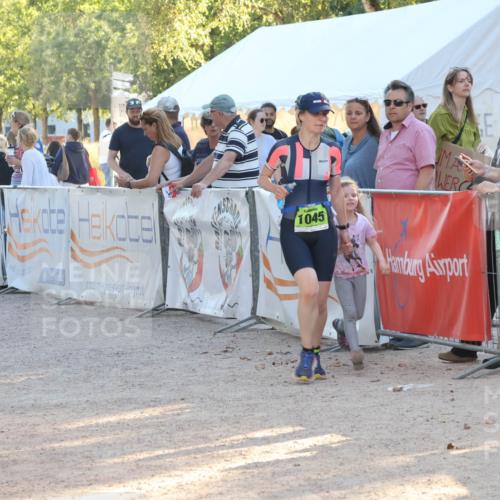 07.09.2025 - 19. Norderstedt Triathlon Luisa Fischer http://msf.ph/oto/8742253 07.09.2025 16:59:53 Ziel 414, 1045 meine-sportfotos.de