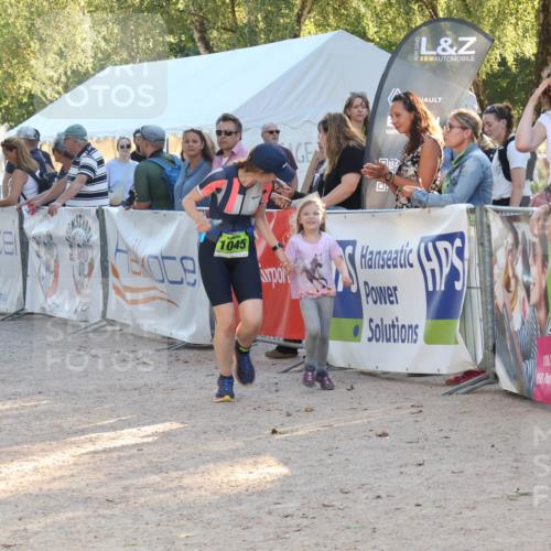 07.09.2025 - 19. Norderstedt Triathlon Luisa Fischer http://msf.ph/oto/8742279 07.09.2025 16:59:54 Ziel 414, 1045 meine-sportfotos.de