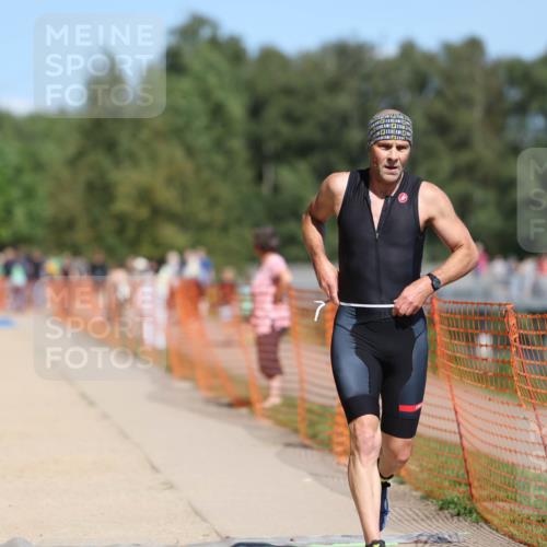 07.09.2025 - 19. Norderstedt Triathlon Michael Strokosch http://msf.ph/oto/8742297 07.09.2025 13:08:05 Laufen 150, 698, 1331 meine-sportfotos.de