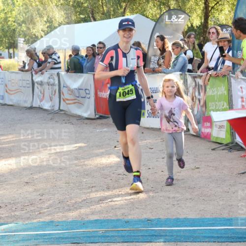 07.09.2025 - 19. Norderstedt Triathlon Luisa Fischer http://msf.ph/oto/8742334 07.09.2025 16:59:56 Ziel 414, 1045, 1568 meine-sportfotos.de