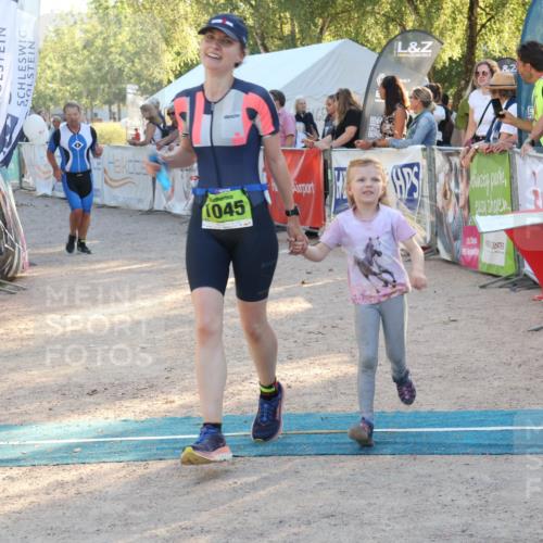 07.09.2025 - 19. Norderstedt Triathlon Luisa Fischer http://msf.ph/oto/8742363 07.09.2025 16:59:57 Ziel 1045, 1568 meine-sportfotos.de