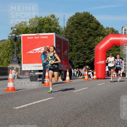 07.09.2025 - BARMER Alsterlauf Yannick Fuchs http://msf.ph/oto/8742398 07.09.2025 09:28:31 Laufen 8012, 1 meine-sportfotos.de