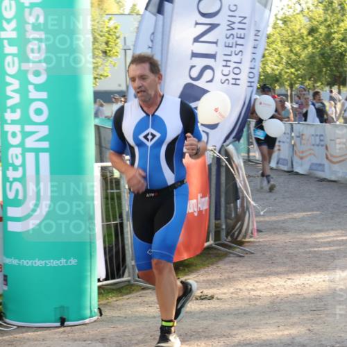 07.09.2025 - 19. Norderstedt Triathlon Luisa Fischer http://msf.ph/oto/8742414 07.09.2025 17:00:01 Ziel 1045, 1568 meine-sportfotos.de