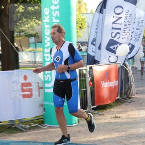 07.09.2025 - 19. Norderstedt Triathlon Luisa Fischer http://msf.ph/oto/8742427 07.09.2025 17:00:01 Ziel 1045, 1568 meine-sportfotos.de