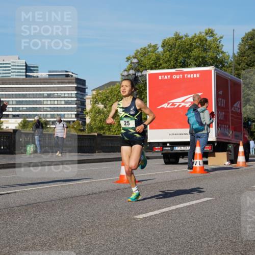 07.09.2025 - BARMER Alsterlauf Yannick Fuchs http://msf.ph/oto/8742459 07.09.2025 09:28:32 Laufen 44, 25, 1 meine-sportfotos.de