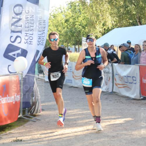 07.09.2025 - 19. Norderstedt Triathlon Luisa Fischer http://msf.ph/oto/8742482 07.09.2025 17:00:05 Ziel 365, 932, 1568 meine-sportfotos.de