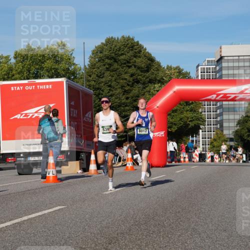 07.09.2025 - BARMER Alsterlauf Yannick Fuchs http://msf.ph/oto/8742504 07.09.2025 09:28:34 Laufen 539, 8012 meine-sportfotos.de