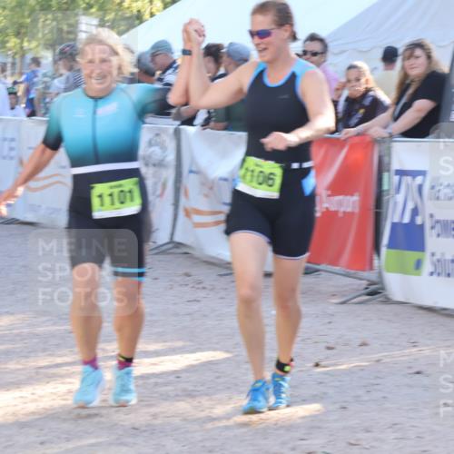 07.09.2025 - 19. Norderstedt Triathlon Luisa Fischer http://msf.ph/oto/8742537 07.09.2025 17:00:29 Ziel 1101, 1106 meine-sportfotos.de