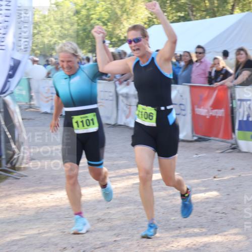 07.09.2025 - 19. Norderstedt Triathlon Luisa Fischer http://msf.ph/oto/8742547 07.09.2025 17:00:29 Ziel 1101, 1106 meine-sportfotos.de