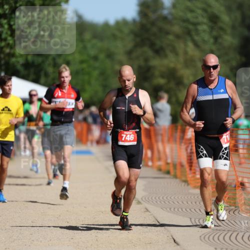 07.09.2025 - 19. Norderstedt Triathlon Michael Strokosch http://msf.ph/oto/8742557 07.09.2025 11:55:21 Laufen 228, 710, 746, 1202 meine-sportfotos.de