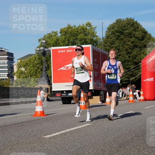 07.09.2025 - BARMER Alsterlauf Yannick Fuchs http://msf.ph/oto/8742578 07.09.2025 09:28:34 Laufen 5390, 8012, 1819 meine-sportfotos.de