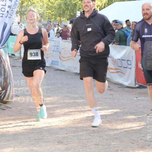 07.09.2025 - 19. Norderstedt Triathlon Luisa Fischer http://msf.ph/oto/8742609 07.09.2025 17:00:39 Ziel 938 meine-sportfotos.de