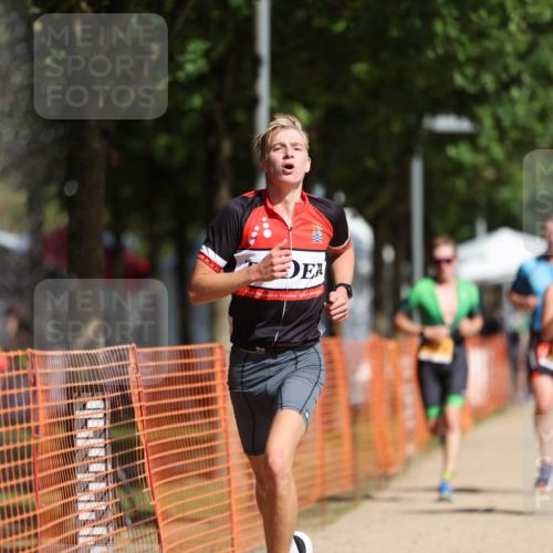 07.09.2025 - 19. Norderstedt Triathlon Michael Strokosch http://msf.ph/oto/8742638 07.09.2025 11:55:24 Laufen 228, 710, 734, 746, 1164, 1173, 1202 meine-sportfotos.de