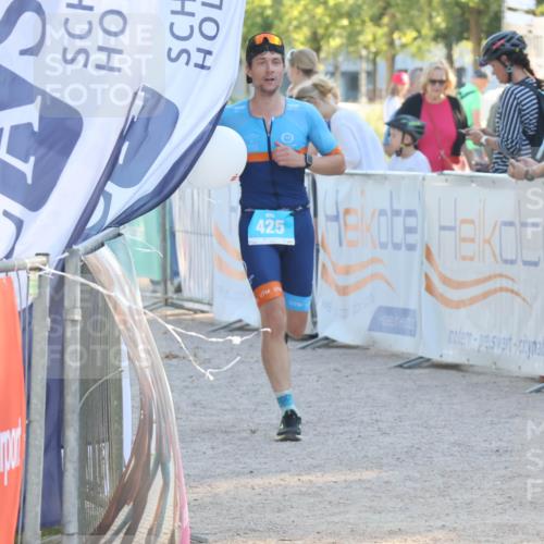 07.09.2025 - 19. Norderstedt Triathlon Luisa Fischer http://msf.ph/oto/8742657 07.09.2025 17:01:16 Ziel  meine-sportfotos.de