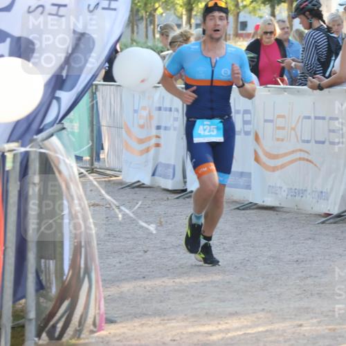 07.09.2025 - 19. Norderstedt Triathlon Luisa Fischer http://msf.ph/oto/8742666 07.09.2025 17:01:17 Ziel 425 meine-sportfotos.de