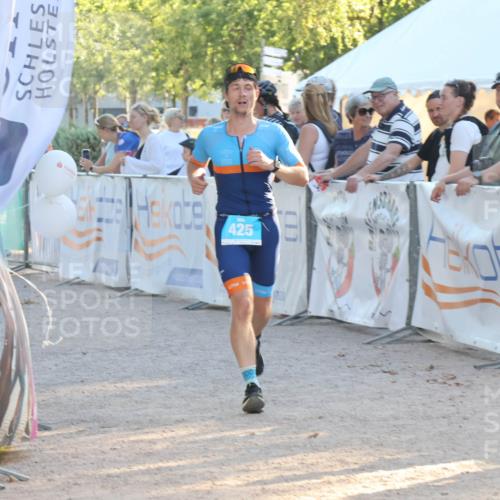 07.09.2025 - 19. Norderstedt Triathlon Luisa Fischer http://msf.ph/oto/8742697 07.09.2025 17:01:18 Ziel 425 meine-sportfotos.de