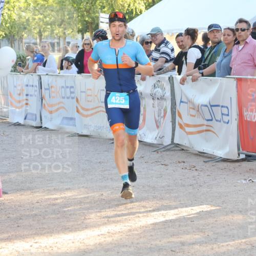 07.09.2025 - 19. Norderstedt Triathlon Luisa Fischer http://msf.ph/oto/8742705 07.09.2025 17:01:18 Ziel 425 meine-sportfotos.de