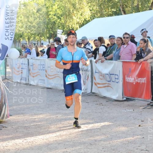 07.09.2025 - 19. Norderstedt Triathlon Luisa Fischer http://msf.ph/oto/8742710 07.09.2025 17:01:19 Ziel 425 meine-sportfotos.de