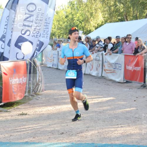 07.09.2025 - 19. Norderstedt Triathlon Luisa Fischer http://msf.ph/oto/8742732 07.09.2025 17:01:20 Ziel 425 meine-sportfotos.de