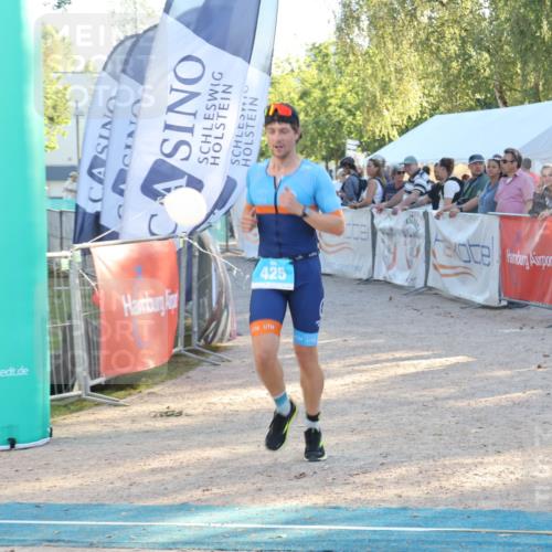 07.09.2025 - 19. Norderstedt Triathlon Luisa Fischer http://msf.ph/oto/8742740 07.09.2025 17:01:20 Ziel 425 meine-sportfotos.de