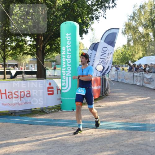 07.09.2025 - 19. Norderstedt Triathlon Luisa Fischer http://msf.ph/oto/8742758 07.09.2025 17:01:22 Ziel 425 meine-sportfotos.de