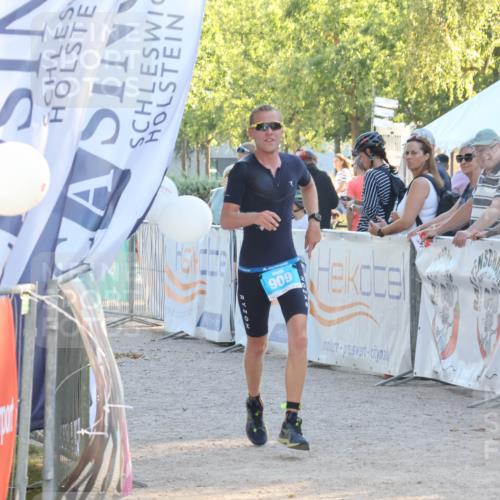07.09.2025 - 19. Norderstedt Triathlon Luisa Fischer http://msf.ph/oto/8742779 07.09.2025 17:01:34 Ziel 909 meine-sportfotos.de