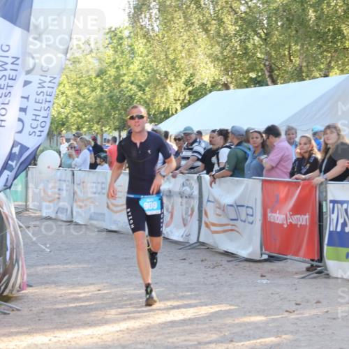 07.09.2025 - 19. Norderstedt Triathlon Luisa Fischer http://msf.ph/oto/8742787 07.09.2025 17:01:35 Ziel 909 meine-sportfotos.de