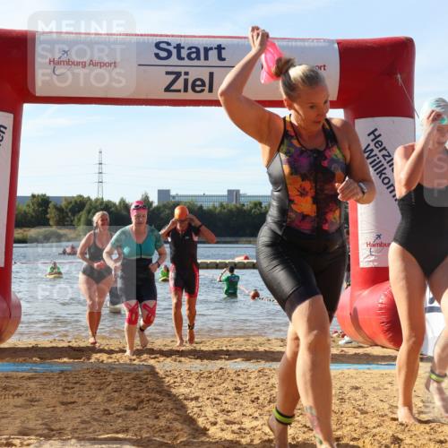 07.09.2025 - 19. Norderstedt Triathlon Luisa Fischer http://msf.ph/oto/8742790 07.09.2025 10:06:18 Schwimmen 1115, 1125, 1137, 1140, 1143, 1148, 1150 meine-sportfotos.de