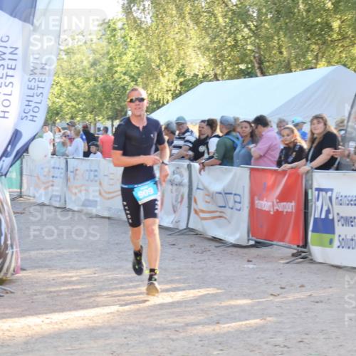 07.09.2025 - 19. Norderstedt Triathlon Luisa Fischer http://msf.ph/oto/8742792 07.09.2025 17:01:35 Ziel 909 meine-sportfotos.de