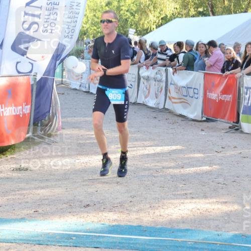 07.09.2025 - 19. Norderstedt Triathlon Luisa Fischer http://msf.ph/oto/8742804 07.09.2025 17:01:36 Ziel 909 meine-sportfotos.de