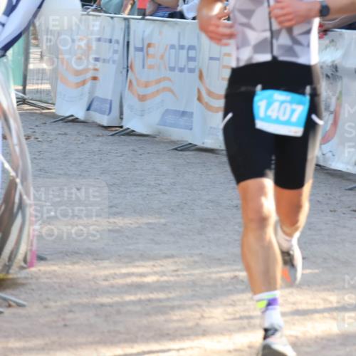 07.09.2025 - 19. Norderstedt Triathlon Luisa Fischer http://msf.ph/oto/8742826 07.09.2025 17:01:47 Ziel 1407 meine-sportfotos.de