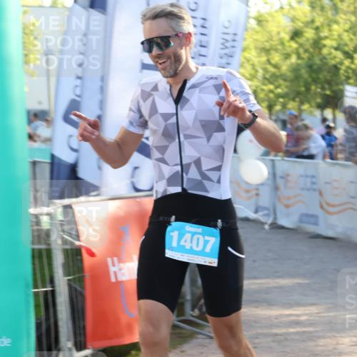 07.09.2025 - 19. Norderstedt Triathlon Luisa Fischer http://msf.ph/oto/8742850 07.09.2025 17:01:48 Ziel 1407 meine-sportfotos.de